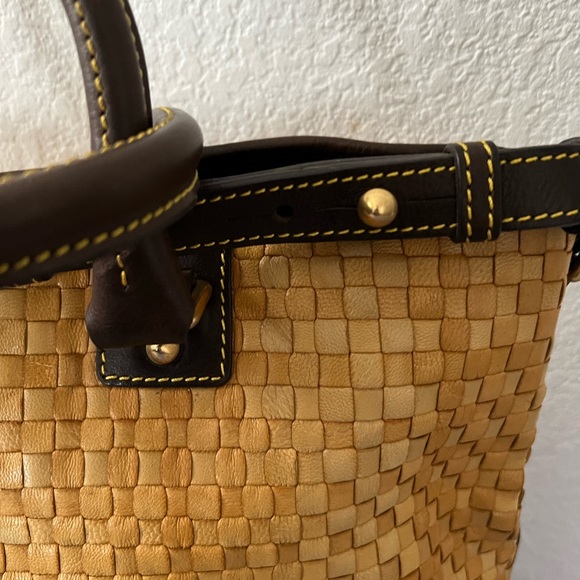 Dooney & Bourke Woven Leather Brown T’moro trim Chelsea satchel - Picture 4 of 13